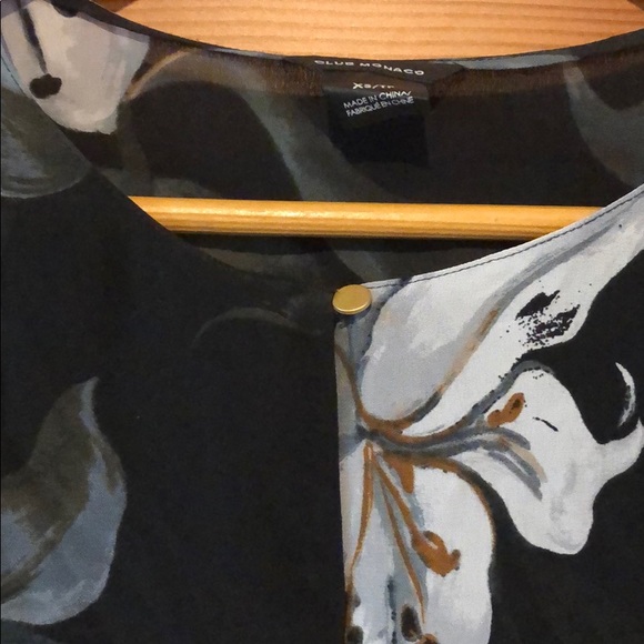 New Club Monaco silk tie front lily floral blouse - Picture 3 of 9